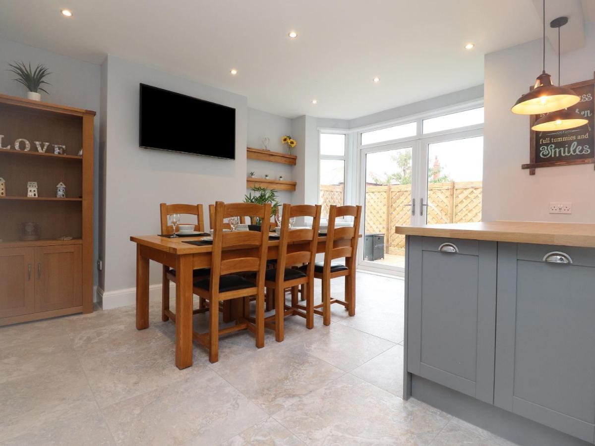 23 Ryden Avenue Villa Cleveleys Exteriör bild