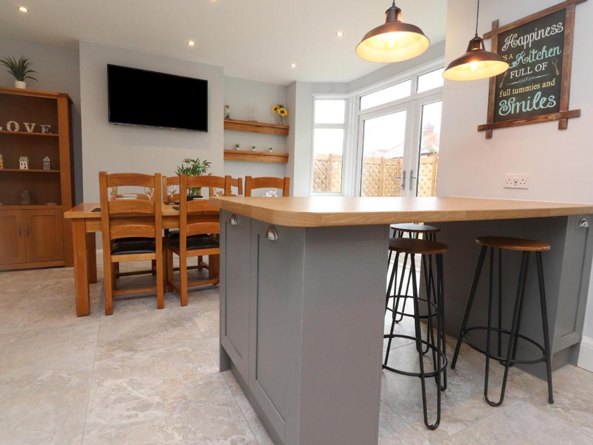 23 Ryden Avenue Villa Cleveleys Exteriör bild