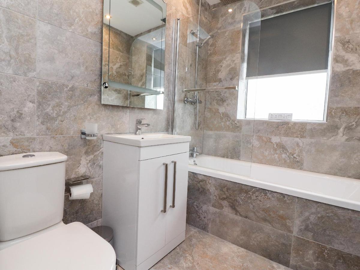 23 Ryden Avenue Villa Cleveleys Exteriör bild