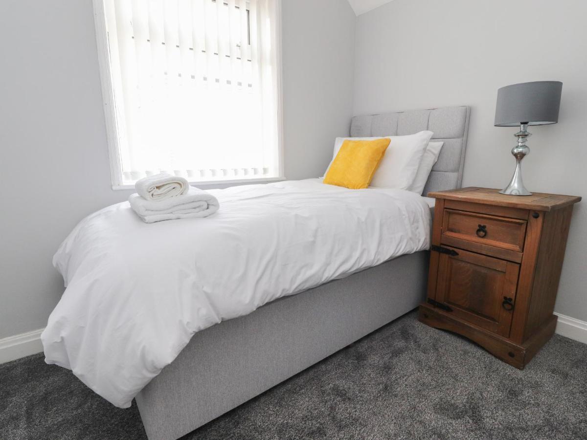 23 Ryden Avenue Villa Cleveleys Exteriör bild